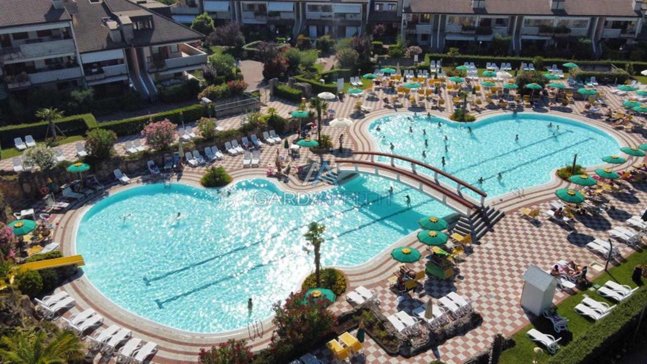 Perla Apartment - 3 Piscine E Un Bar - Desenzano Desenzano del Garda Zewnętrze zdjęcie