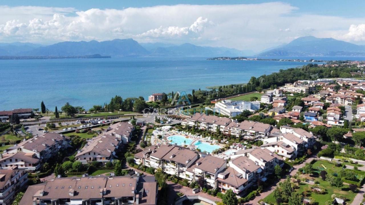 Perla Apartment - 3 Piscine E Un Bar - Desenzano Desenzano del Garda Zewnętrze zdjęcie