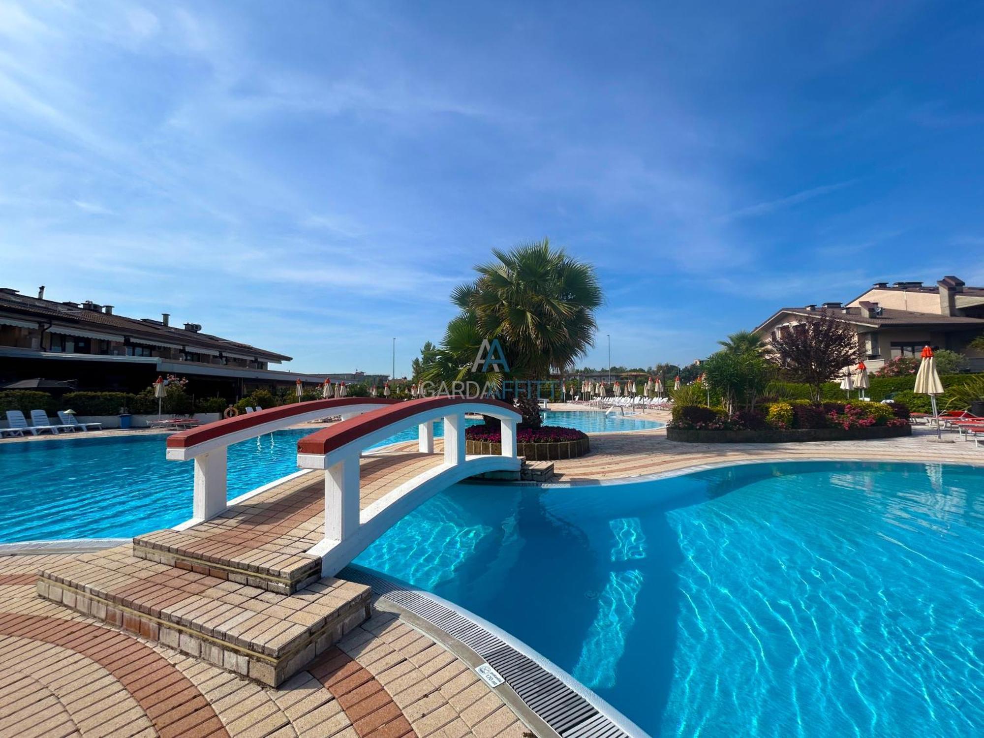 Perla Apartment - 3 Piscine E Un Bar - Desenzano Desenzano del Garda Zewnętrze zdjęcie