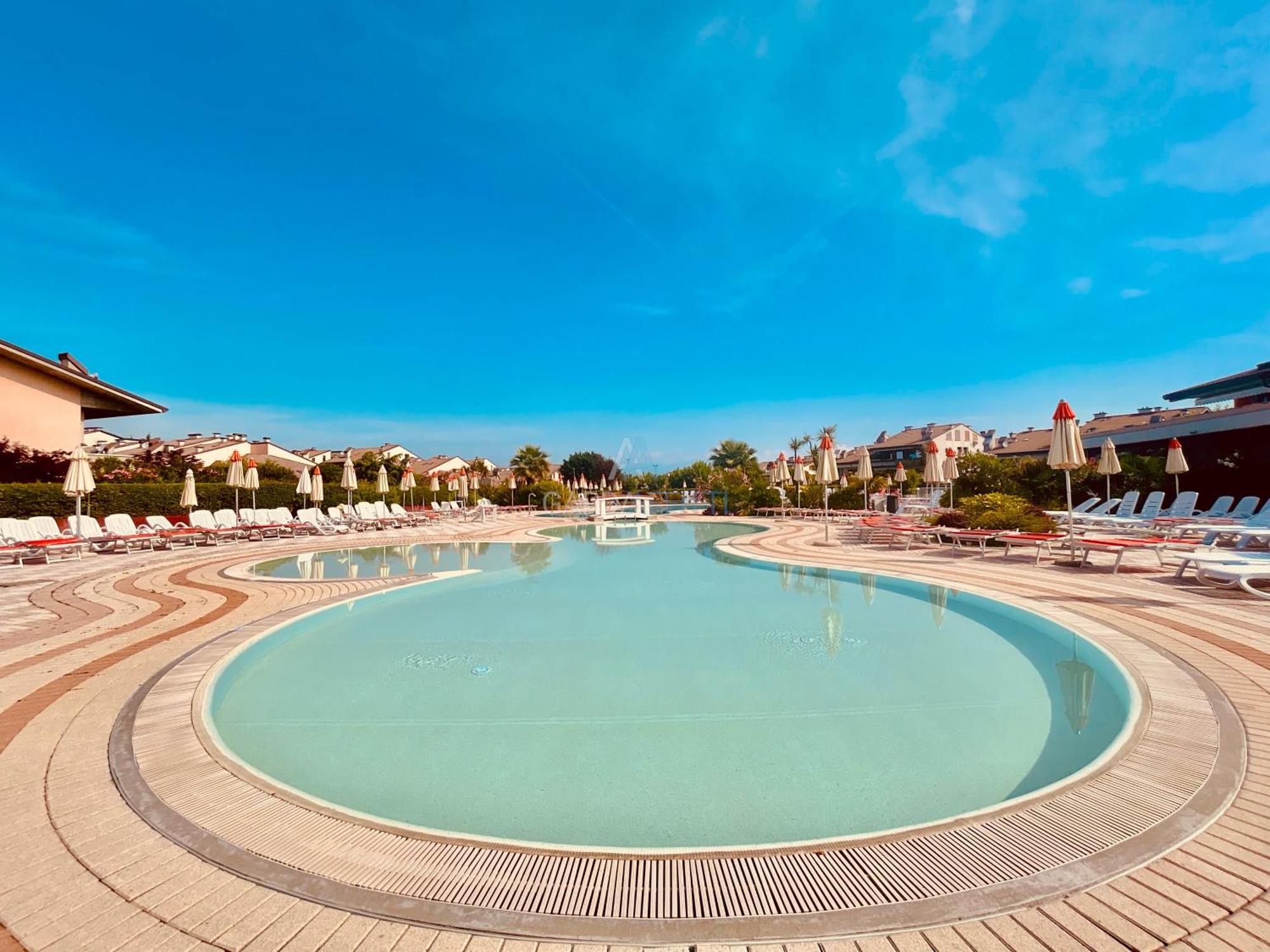 Perla Apartment - 3 Piscine E Un Bar - Desenzano Desenzano del Garda Zewnętrze zdjęcie