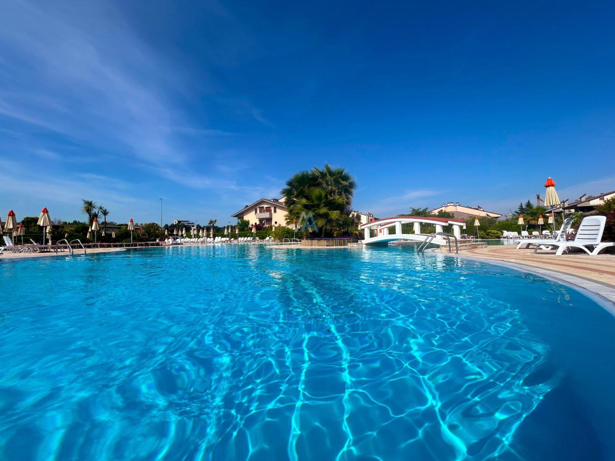Perla Apartment - 3 Piscine E Un Bar - Desenzano Desenzano del Garda Zewnętrze zdjęcie