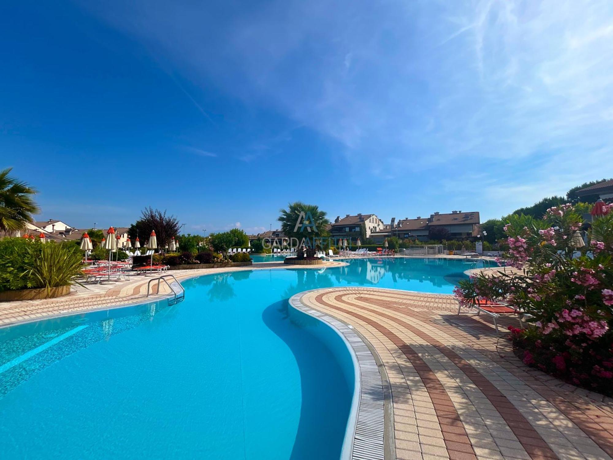 Perla Apartment - 3 Piscine E Un Bar - Desenzano Desenzano del Garda Zewnętrze zdjęcie