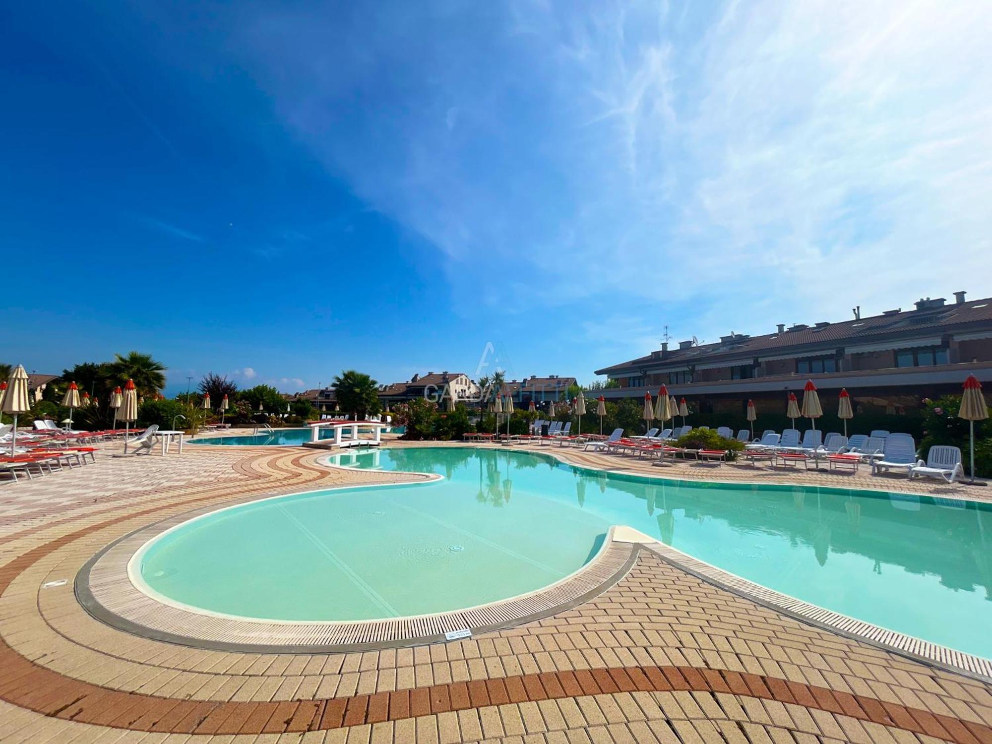 Perla Apartment - 3 Piscine E Un Bar - Desenzano Desenzano del Garda Zewnętrze zdjęcie