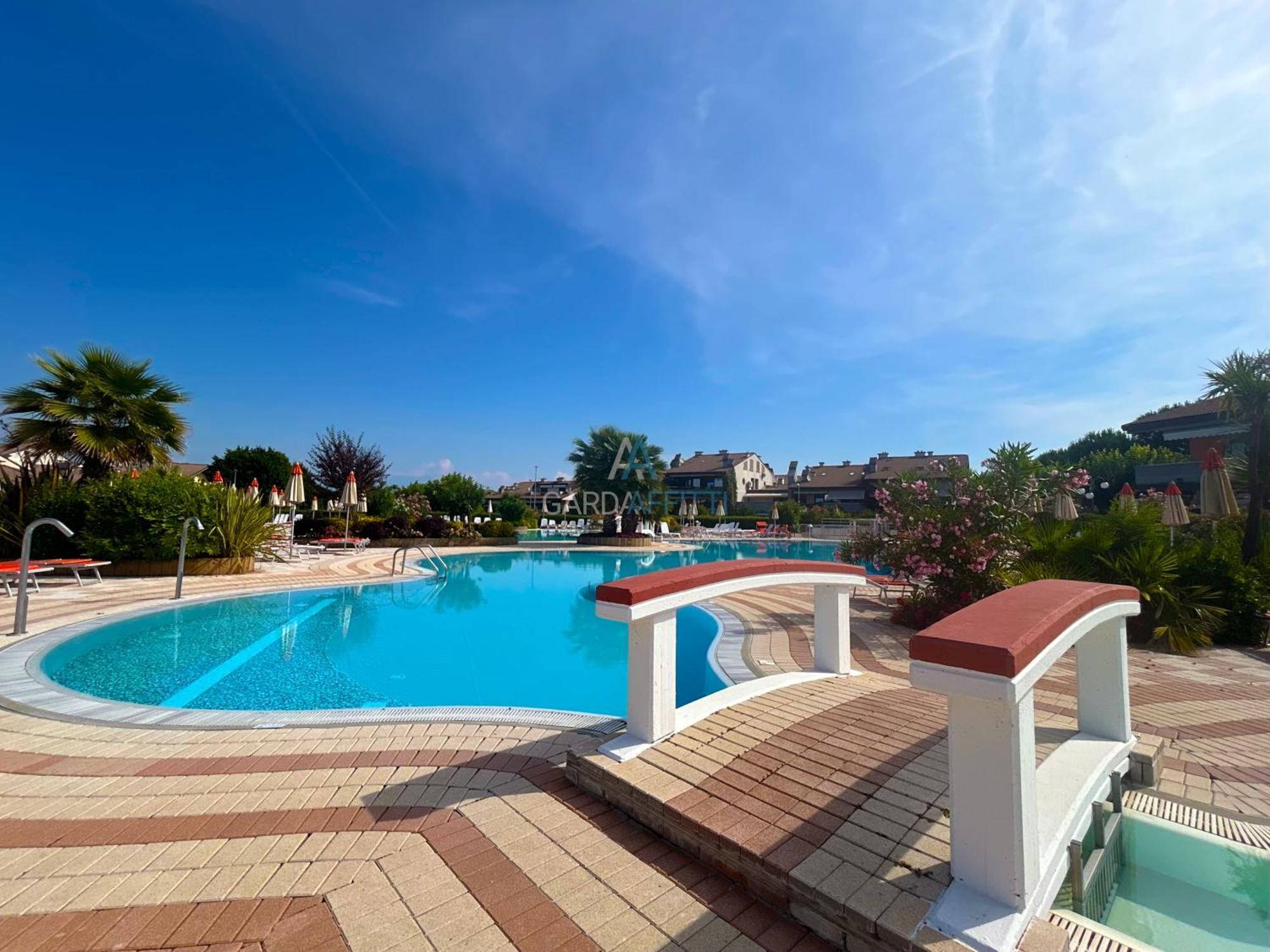 Perla Apartment - 3 Piscine E Un Bar - Desenzano Desenzano del Garda Zewnętrze zdjęcie